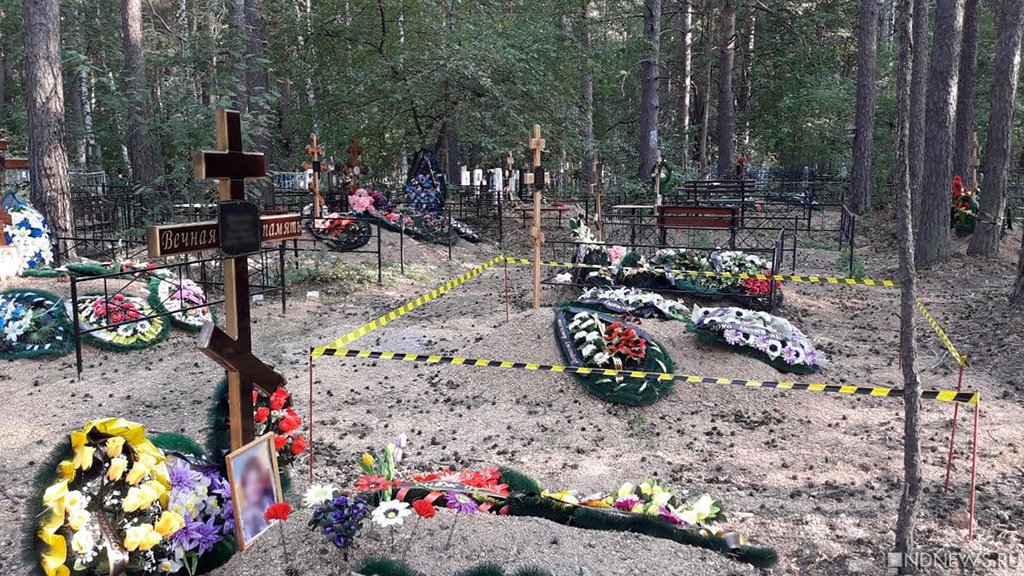 В Челябинске пустят дополнительные автобусы к кладбищам